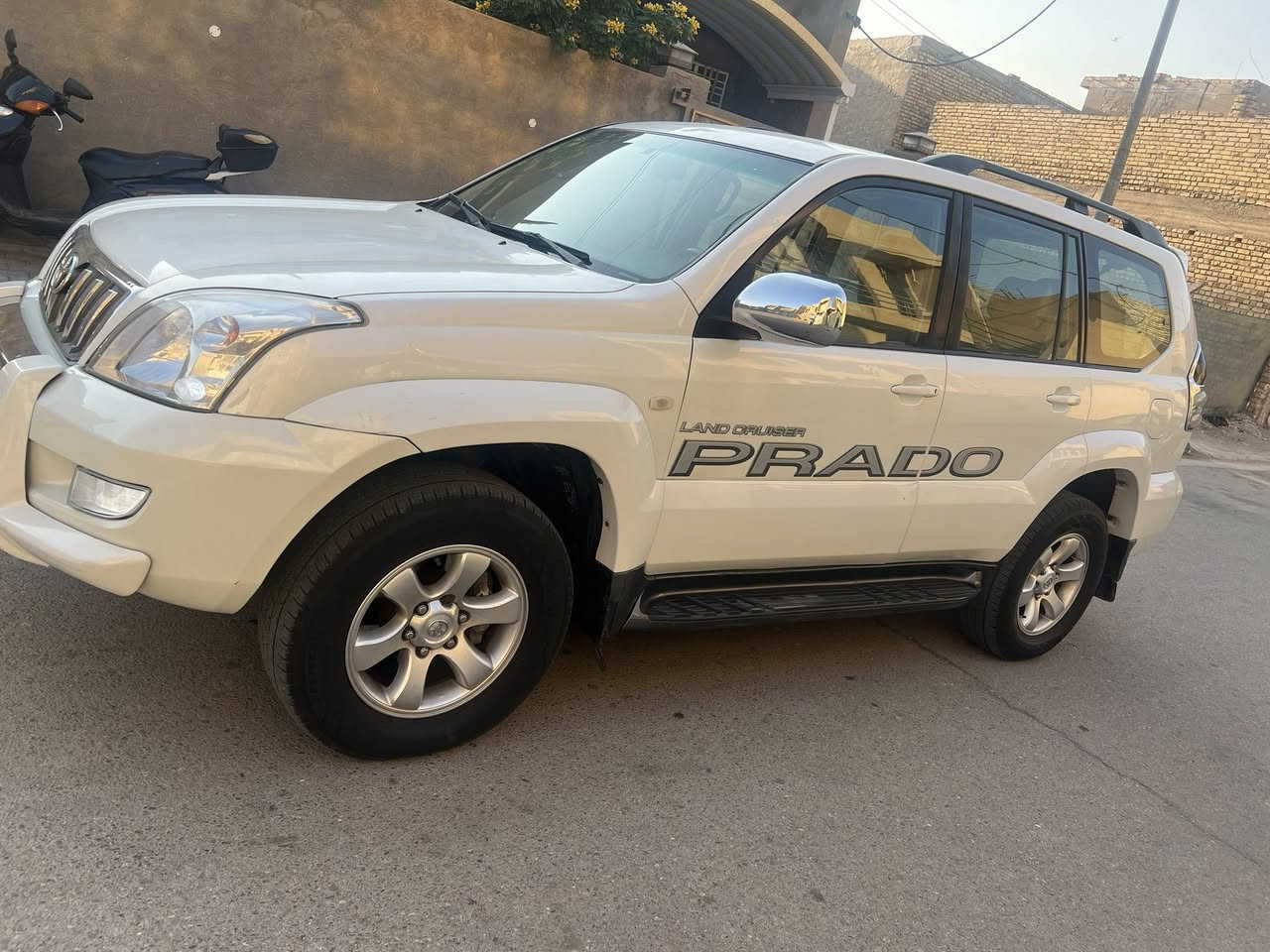 السلام عليكم للبيع او مراوس حسب القناعه برادو موديل ٢٠٠٩ خليجي مكفوله والسونار موجود بلمنشور مكينه ٦ سلندر ٤٠٠٠ عله وضع الشركه مامفتوحه دبل تانكي ثلاجه جاهزه السياره من كلشي مكان السياره واسط الكوت مركز المدينه السعر ١٨٥ للأستفسار ***********
