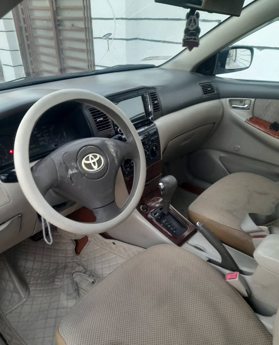 سلام عليكم كورلا بيكاتشو موديل 2005 مواصفات بيه صبغ حزام جماليه من عدا باب خلفي وجاملغ خلفي مكينه حجم 1600 تبريد تدفئه كهربائيات كامله مكان السياره بغداد والرقم ***********
