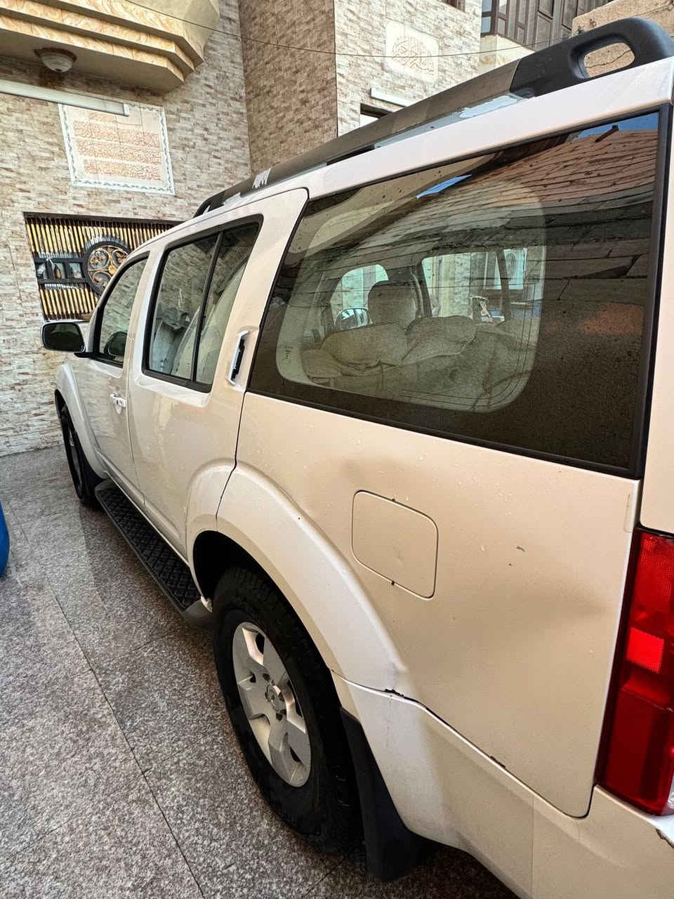 نيسان باثفندر 2010 خليجي فئة SE محرك 6 سلندر 4000 مبدله جديد وحدادية جديدة السيارة كاملة مابيها اي نقص شغلات بسيطة بالبدي الاستفسار ***********
