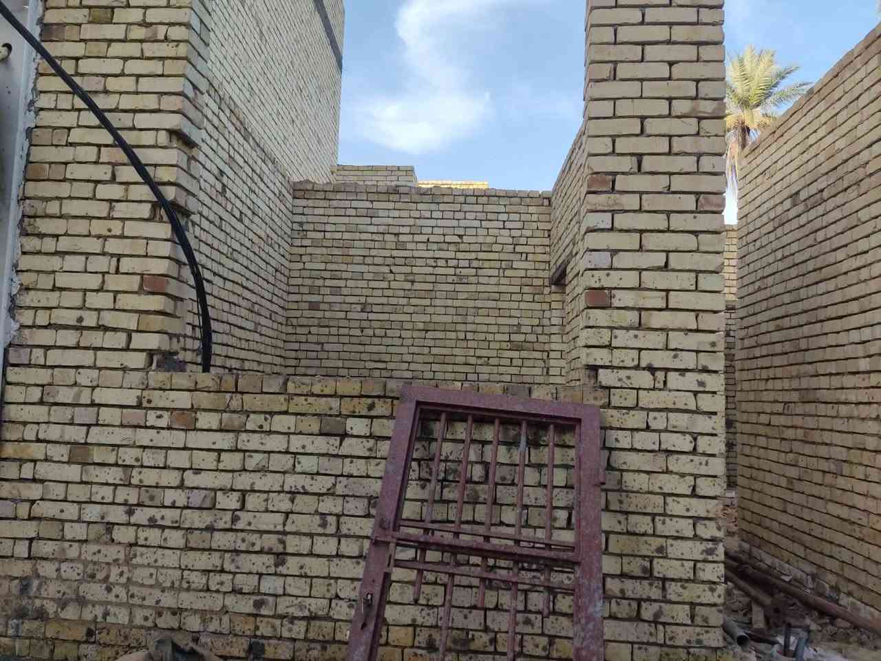 متوفر هيكل للبيع ٥٧ متر حي العباس
بيع مستعجل 
للتواصل مع صاحب العقار ‎ 0772 331 9960

