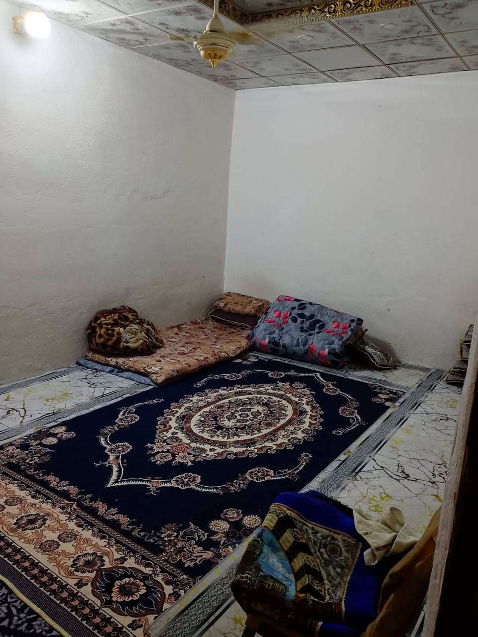 بيت للبيع مساحه 100 متر طابو صرف
حي ميسان قطاع 22 مجاور شارع بوريات 
غرفه وصاله ومطبخ وستقبال 
وصحيات داخليه وخارجيه ومكشوفات 
وفوك غرفه 
ساكن بيه مؤجر 300 الف
سعر البيع 95 مليون 

للاستفسار مكتب الخالدي للعقار
موقع المكتب حي ميسان شارع كيات قبل تقاطع شارع بوريات 
او الاتصال على الرقم التالي
***********
***********
***********
