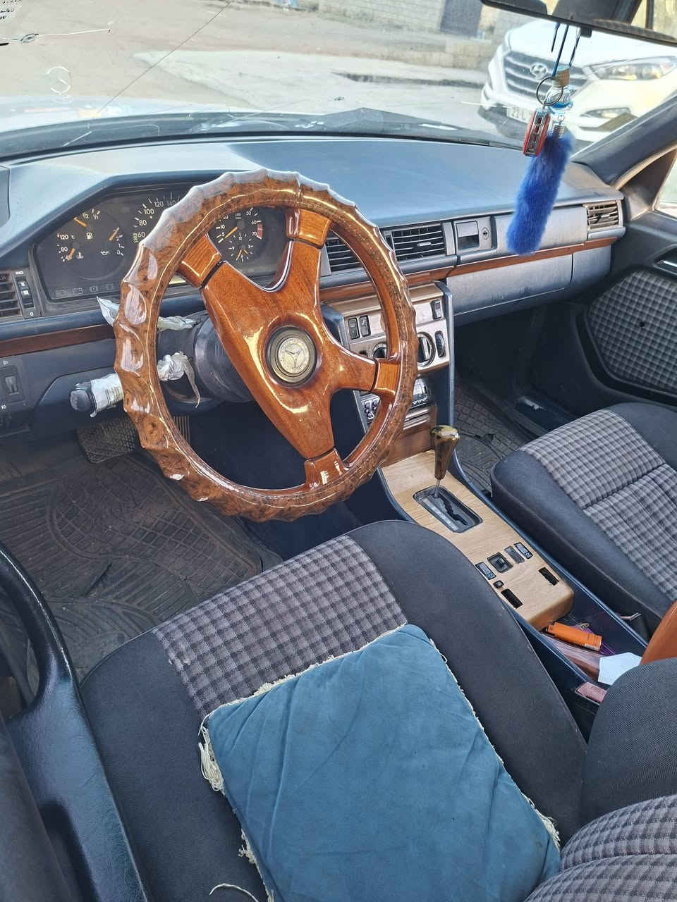 سلام عليكم سياره مارسدس بسمي سنويه 31مكفوله كير مكينه 2500بطه ديلكو قوعد دبلات بلادي شرط قطره خياس مابي مكفولاه كفاله عامه رقم صاحب السياره ***********(***********السعر60
