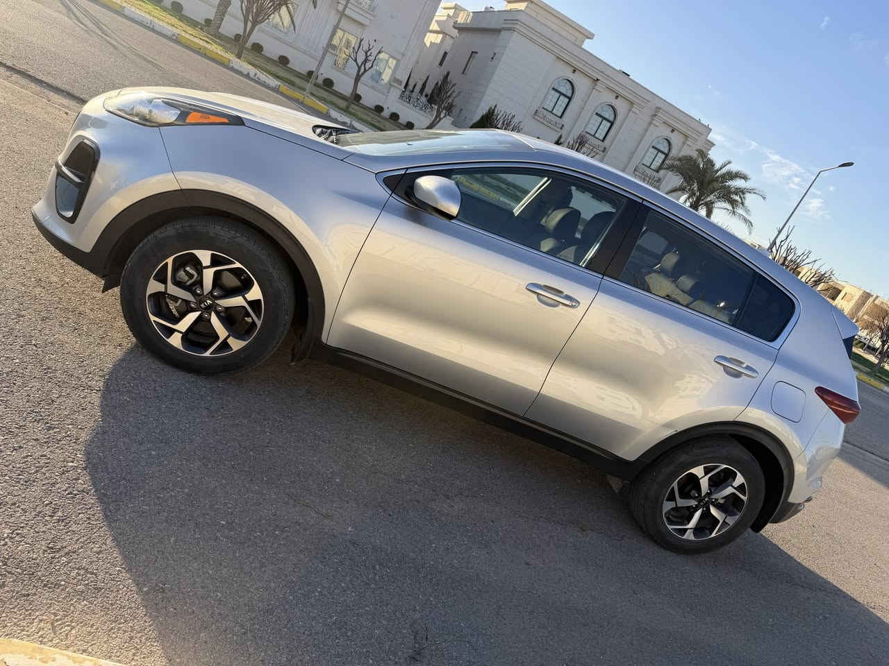 للبيع
سبورتج 
موديل 2022 
ماشي 68 الف كليو 
السيارة جاهزه من كلشي 
اي مصرف مابي بعده ع وضع اشركك 
صور مال امريكيا داخل المنشور 
ماكن السيارة أربيل 
***********
***********
