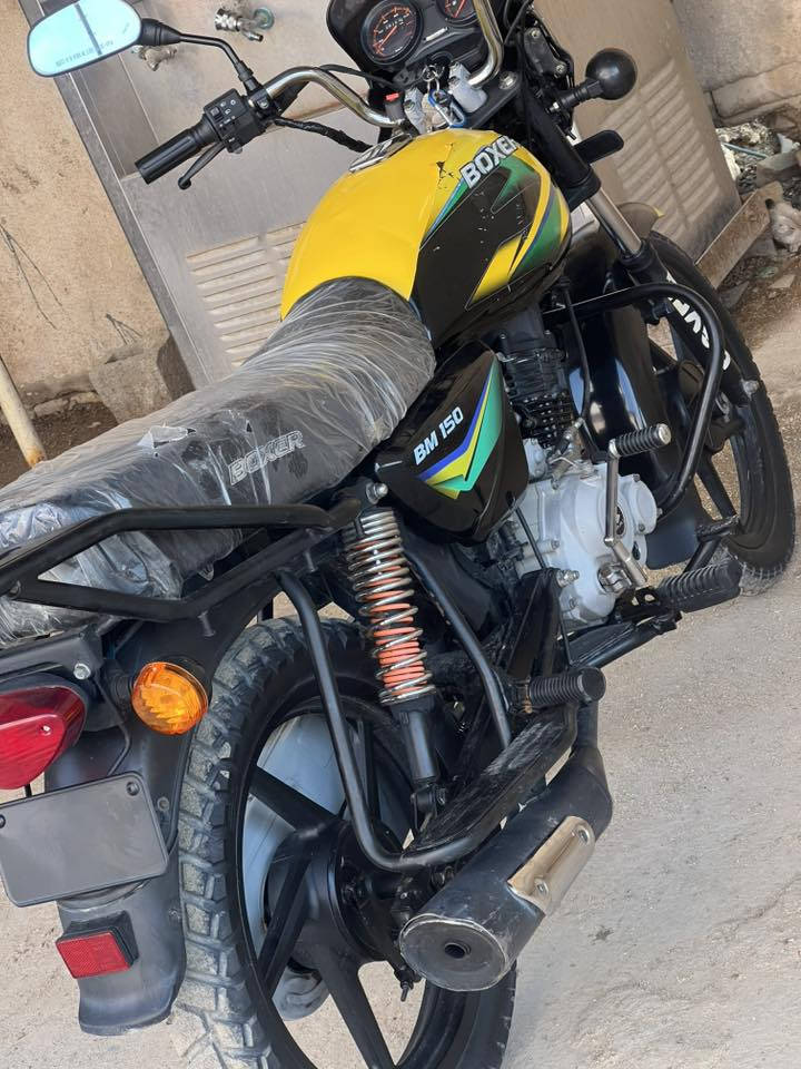 السلام عليكم دراج لبيع بوكسر موديل 2021 وراق  اصولية شراط ترقيم  لسعر 900 وبيهة مجال دراج نضيفة كلهة شغالة ***********  ديالى خان بني سعد
