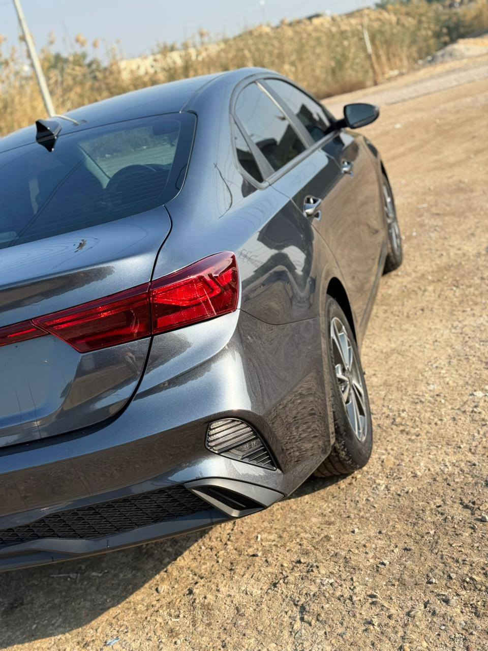 كيا فورتي موديل 2023 حرا تترقم جميع المحافظات ماشيه 17mi سياره ضرر بسيط بنيد مبدل قطعه اصليه  سعر 142$ بيها مجال ***********
