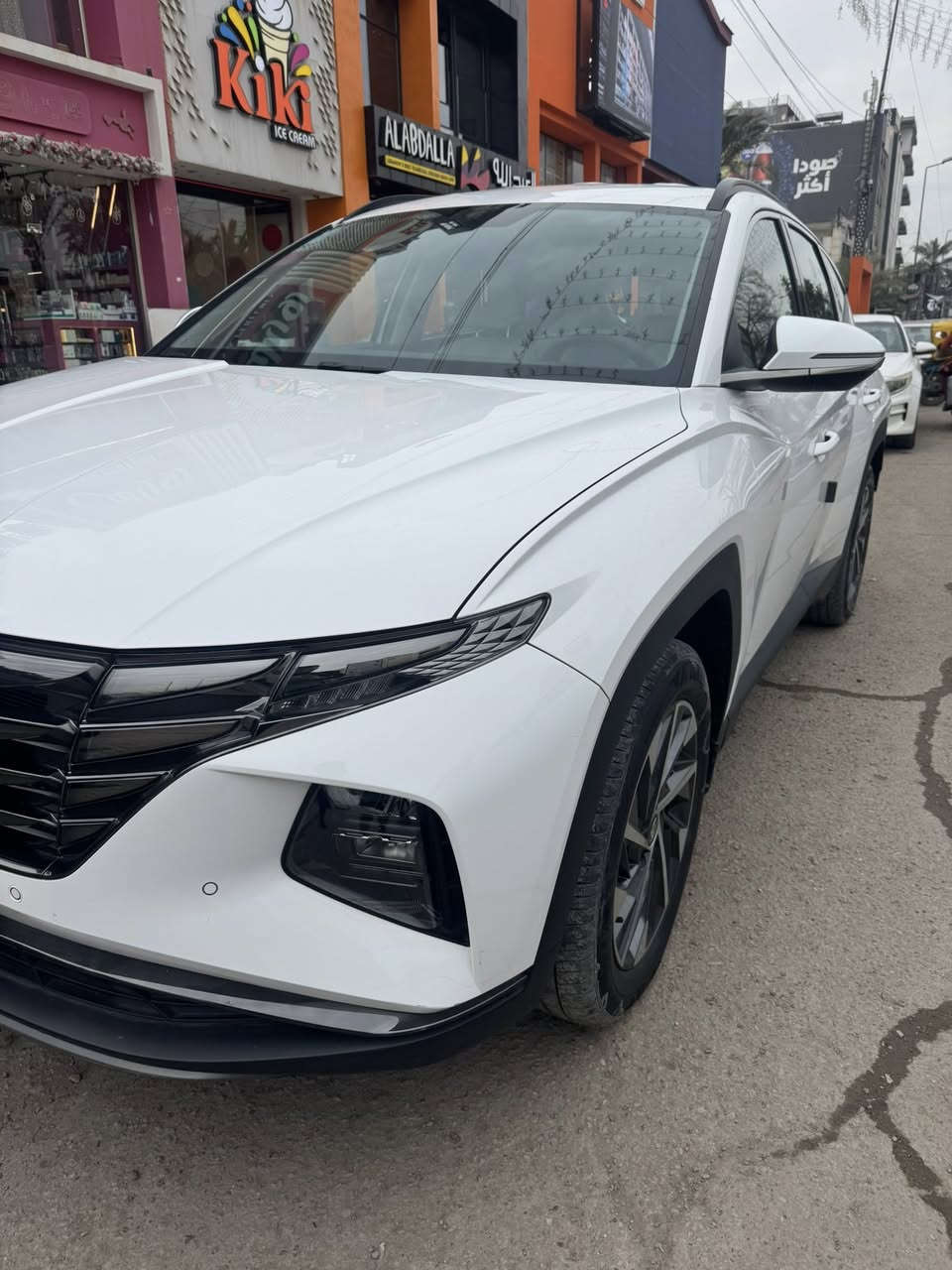 سلام عليكم
توسان للبيع موديل 2024 

سياره ماشيه 15500 سياره بااسمي سياره مكفوله 

موصفات 

حساس امامي 

حساس خلفي 

تبريد قطعتين 

كراسي كهرباء 

كامره 

اناره داخليه 

بيهه بعد مواصفات معروفه

سعر 225 بيهه مجال 

رقم ***********

مكان سياره بغداد يرموك
