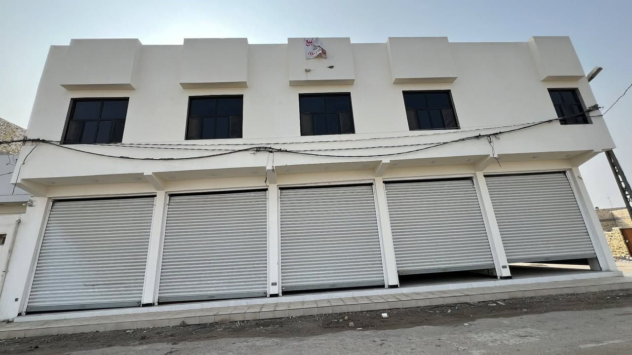 بناية تجارية للبيع 
بناء حديث غير مسكونة 2025
ديوانية التقية /3
بداية مجمع الروان النموذجي
طابو زراعي سند 25 مشمول بالتطويب
المساحة 145 متر ركن 
تحتوي على..... 
محلات عدد 5
شقة غرف النوم عدد 2__صالة _استقبال __
مطبخ __مجمع صحي 
                      مراجعة
مكتب مهدي العتابي للعقار ديوانية الجزائر مقابل فندق برج الامراء 
*********** مهدي العتابي 
*********** حيدر الفتلاوي 
***********
