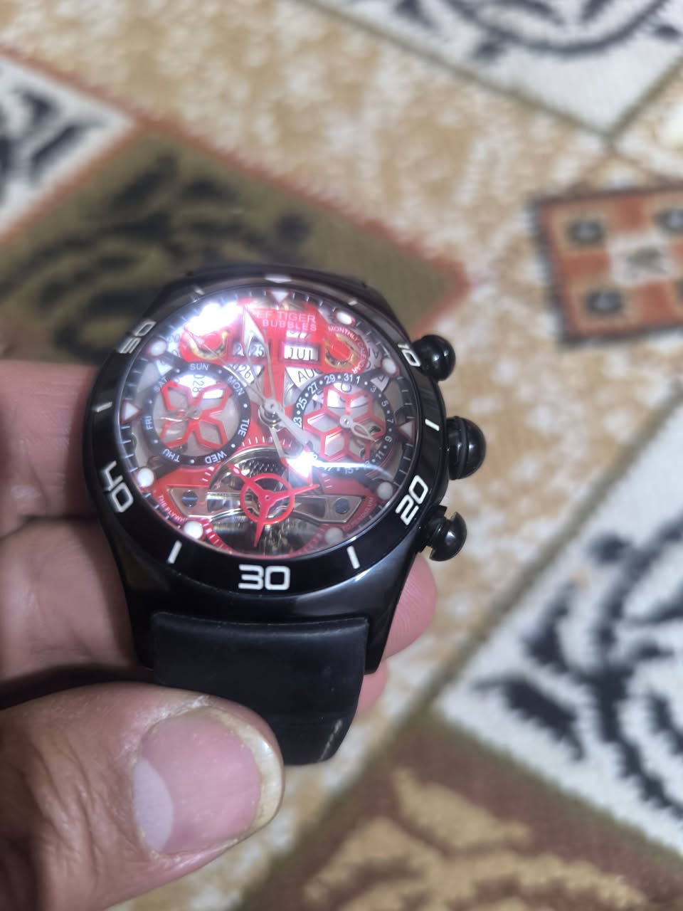 السلام عليكم ساعه ريف تايغراصليه مع جميع ملحقاتها وبسعر مناسب الاستفسار ع رقم ***********
