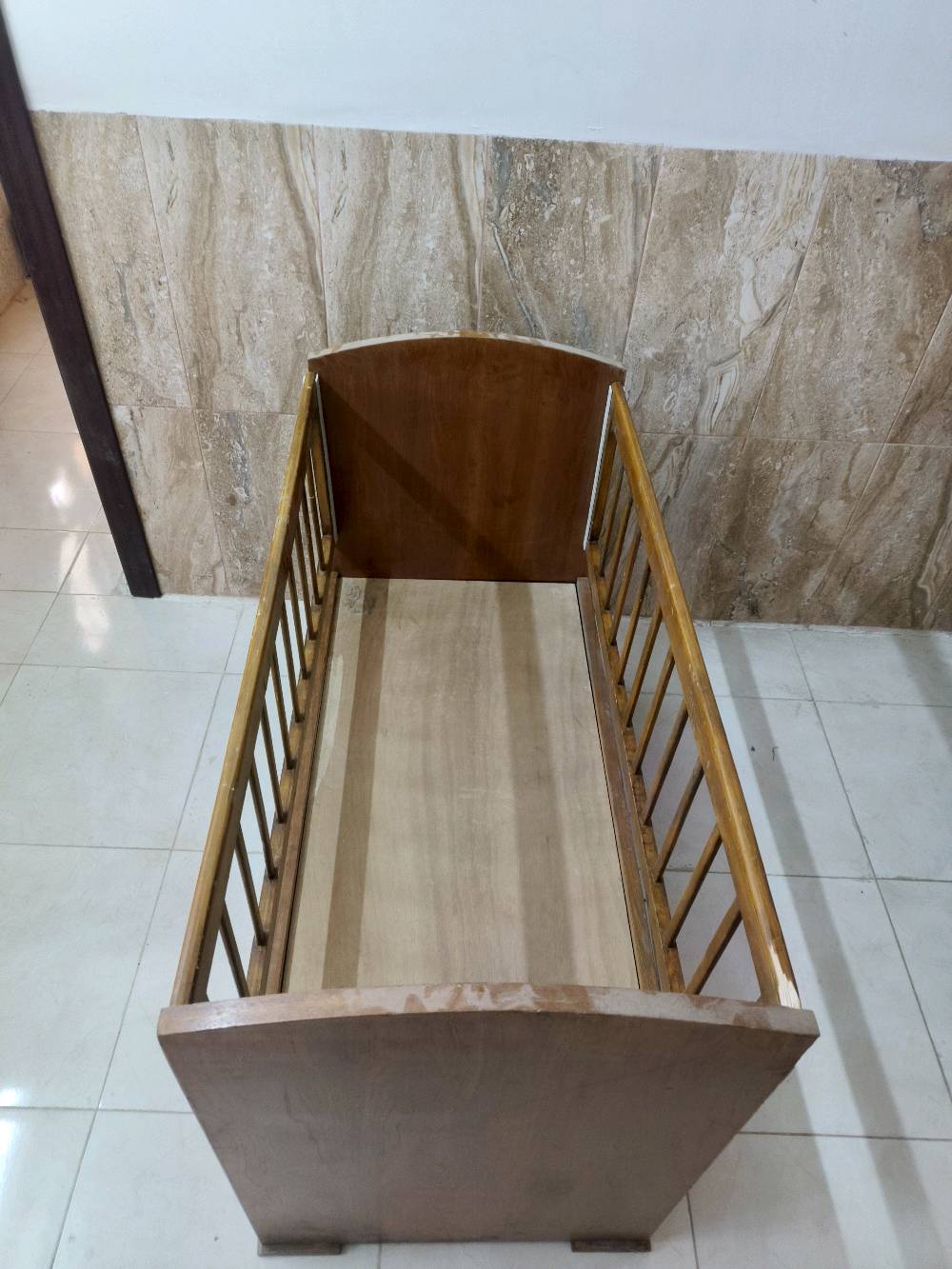 العنوان صلاح الدين تكريت
السلام عليكم غرفه اخشاب للبيع مستعلمه ونضيفه كلشي موضح بالصوره السعر 600 الف وبيها مجال بسيط 
النقص :
كومدي واحد 
زاويه ملابس 
الرقم ***********
الرقم الثاني ‏‪***********‬‏
ما هو موقع البائع؟: 
تكريت