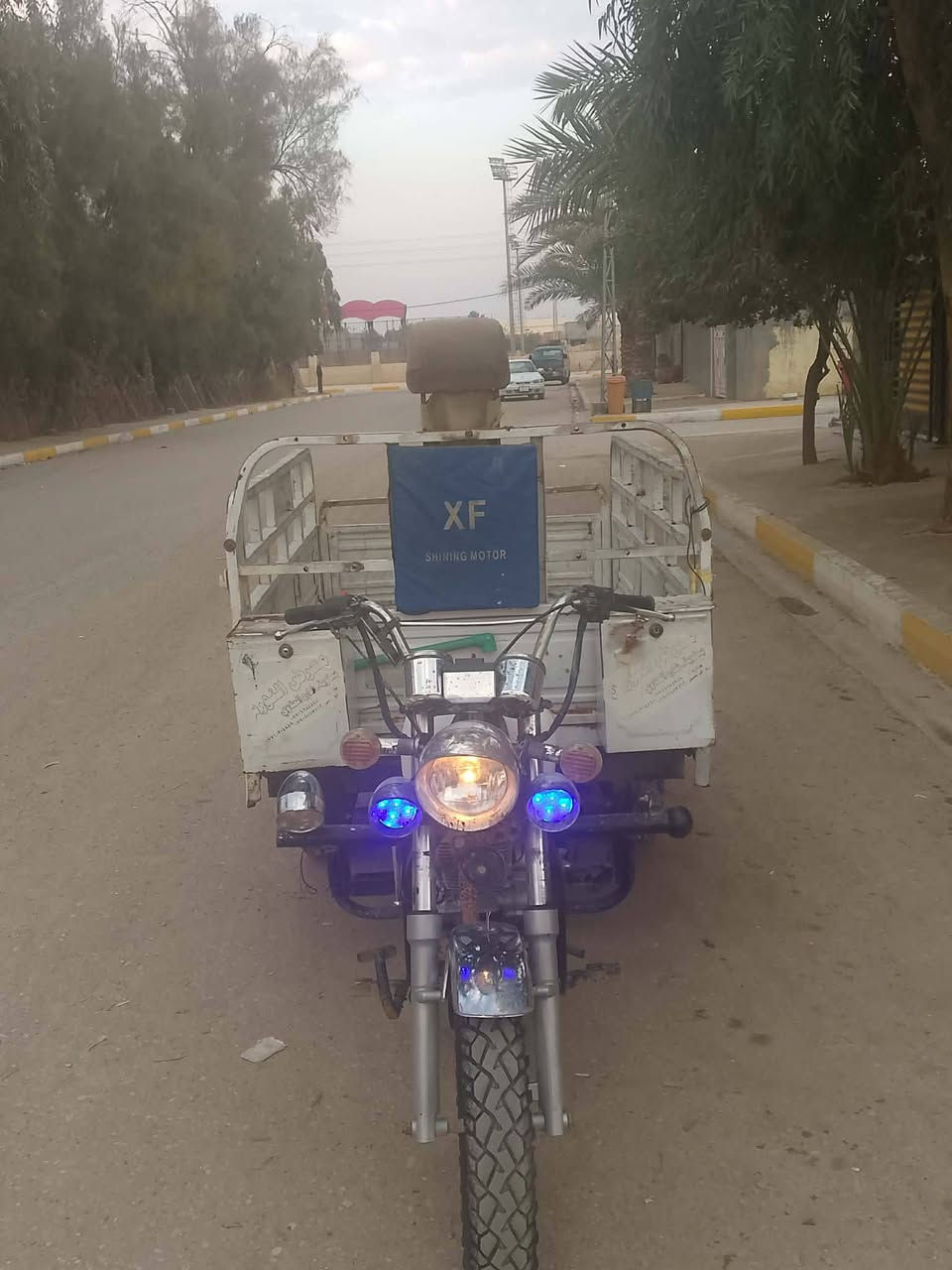 السلام عليكم ورحمه الله وبركاته ستوتة لبيع موديل 18 اوراق كاملة كهربائيات كلها شغالة ستوتة خير من اللة مضروبة باج بل ركبة السعر 800 وبيها مجال قليل حك الجية مكاني ديالى بعقوبة بهرز قرب جامع اسامة بن زيد رقم الهاتف ***********
