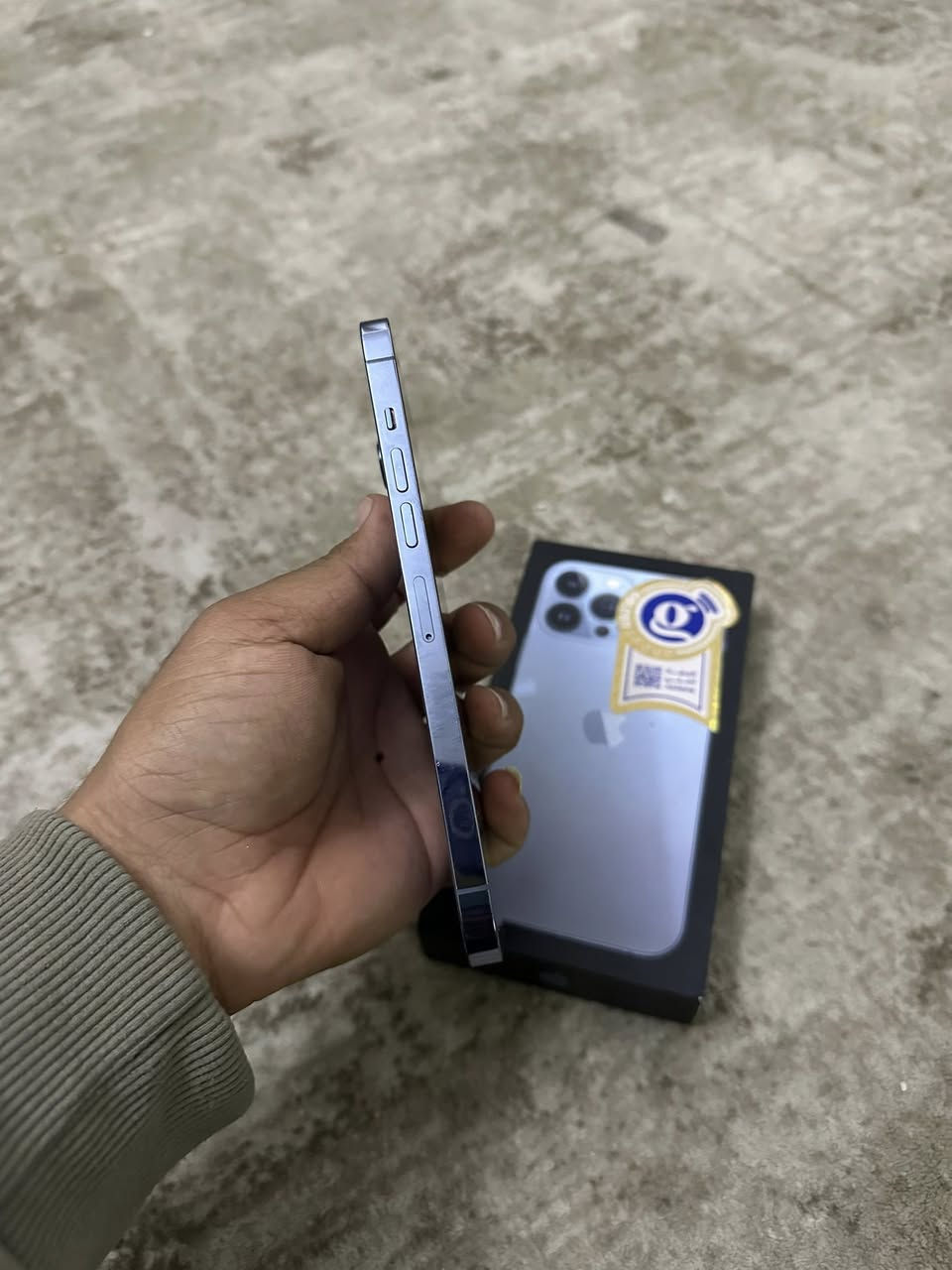 سلام عليكم ايفون 13 bro max شخط مابي شرق اوسط بطاريه 85 ممفتوح وتر بروف السعر 700 مكاني بغداد المدائن ***********
