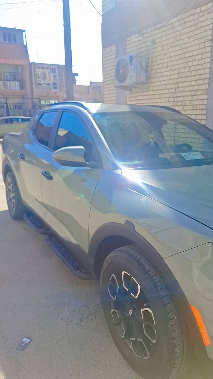 السلام عليكم شباب للبيع هيونداي_سانتا كروز 2022 (مواصفات HTRAC)وارد امريكي
معروفة مواصفات HTRAC

السياره   فحص موقت و جاهزه 

سعة المحرك : 2.5

 نظام الدفع : كلي HTRAC

ناقل الحركة : اوتوماتيك 8 سرعات

الوقود المستخدم : بنزين

حادث السياره : جاملغ يسره وطخه بل البنيد

حاله الايرباك : سليم بدون ايرباك

سعر السياره : 190$ و بيه مجال بسيط

#مواصفات

بصمة تشغيل عن بعد 

فتحة سقف

رادارات 

قيادة ذاتية

توقف ذاتي 

كشنات تدفه ‏                                              

كشنات كهرباء 

مري هيتر / رادار / كاميرا

دفع رباعي  نضام جبلي وثلجي وترابي اوتوهولد . 

ويل كروم 19 احلى شكل

ايوكس وبلوتوث و USB يعمل

مApple CarPlay / Android Auto

دخول ذكي نظام 

حاجب ليد

حماية بودي / 3 مكان خزن

نقطه عمياء

مراة تعتيم

اشاراة بالمراياة الجانبيه                                   

 فول تحكم ستيرن                                    

كير أوتو + عادي + شفرات ستيرن

اوتو بريك +بريك بصمة

شاشة كبيره

نضام قيادة + سبورت + نورمل + سمارت

مثبت سرعة

تحديد المسار 

دمامات صوت بالدشبول وبالصندوق 

رادار الخطوط البيضاء 

شحن اللاسلكي

‏شاشة إلكترونية

الخريطة

‏AUTO HOLD

مصابيح خلفية LED

للاتصال ***********
