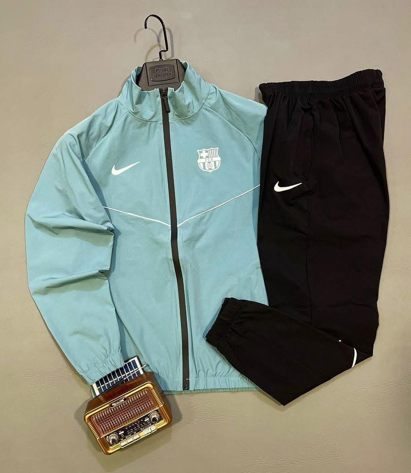 وتربروف اصلي
القياسات M L XL 2XL3XL
العنوان/السماوة /تقاطع الأسكان/قرب مقهى الأسكان 
واتساب ***********
