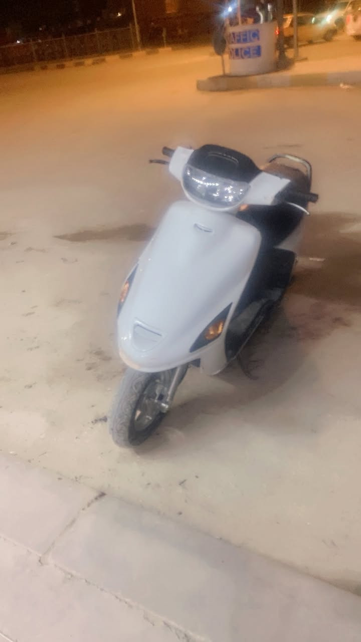 السلام عليكم دراجة فراشة للبيع ع الفحص كلشي شغال   سعر 300 يريد يتصل على الرقم ***********
أو عل الواتساب ***********/مكاني الديوانيه
