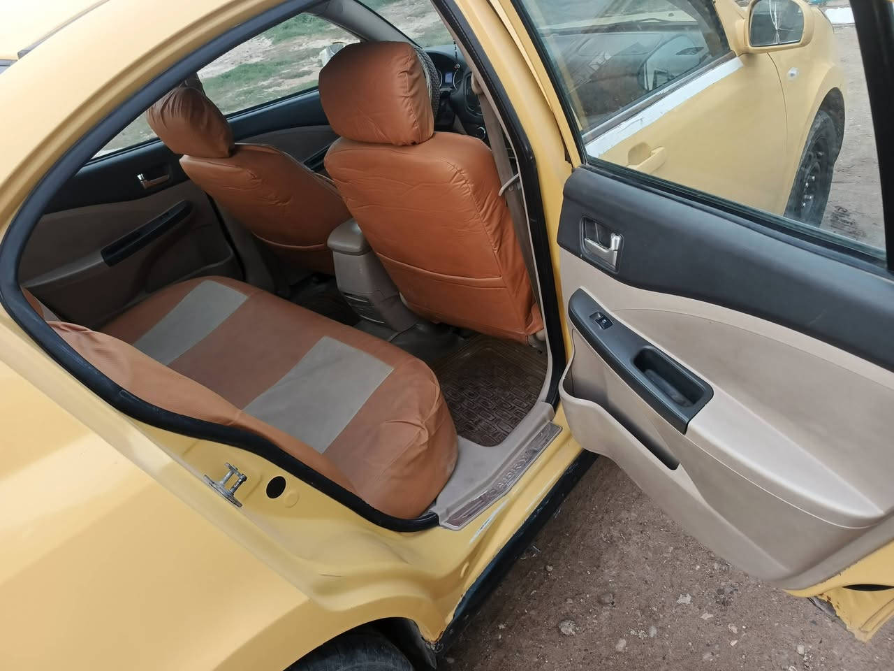 شيري اي فايف مديل ٢٠١٤محور كورله نحله جاهز كير ومكينه وتبريد جاهزه مشروع وطنية بدون صبغ بسمي مصفره هيئة سعره ٥٠مكاني كوت استفسار رقم موبايل***********
