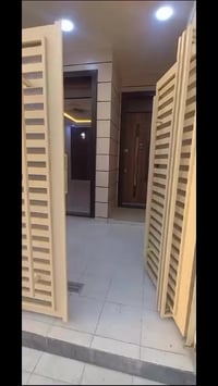 @bh_4.11 بيت للبيع  المساحة 100 متر 3 طوابق 5×20 الطابق الاول استقبال ...