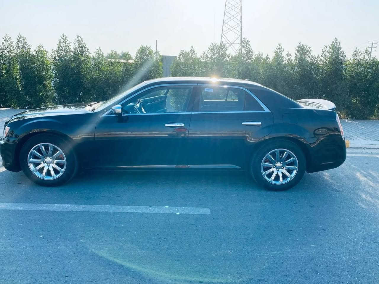 السلام عليكم اوباما 2013 بيع فقط فول مواصفات بانوراما وباقي المواصفات معروفه السياره استخدام شخصي وارد امريكي داخله كلين. ماشيه 176 الف كيلو متر وليس ميل  اهنا بالعراق شبرين كلير بالبنيد. ويم قبق البانزين هم. اكو كلير وجاملغ عكس السايق. مبدل مال حاويه نفس اللون بدون اي دواخل تفحص سونار. وبالعافيه عليك عليها ادامه كامله. من كلشي ما متواجد ع الفيس. عنواني مدينه الصدر *********** السعر 180 مجال بصيط
