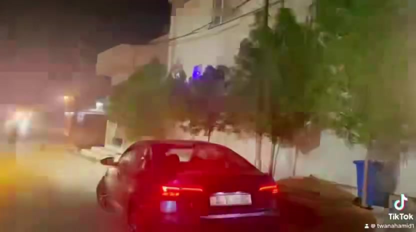 دار للبيع  ركن مع محل 
مع 2 سبلت
195 متر  
كركوك كرامة شارع جدا عريض قرب الشارع العام جدا  فول خدمات

بي 3 غرف نوم

سعر 98 مليون  وبي مجال
للاستفسار *********** او *********** او زيارة المكتب ارو
