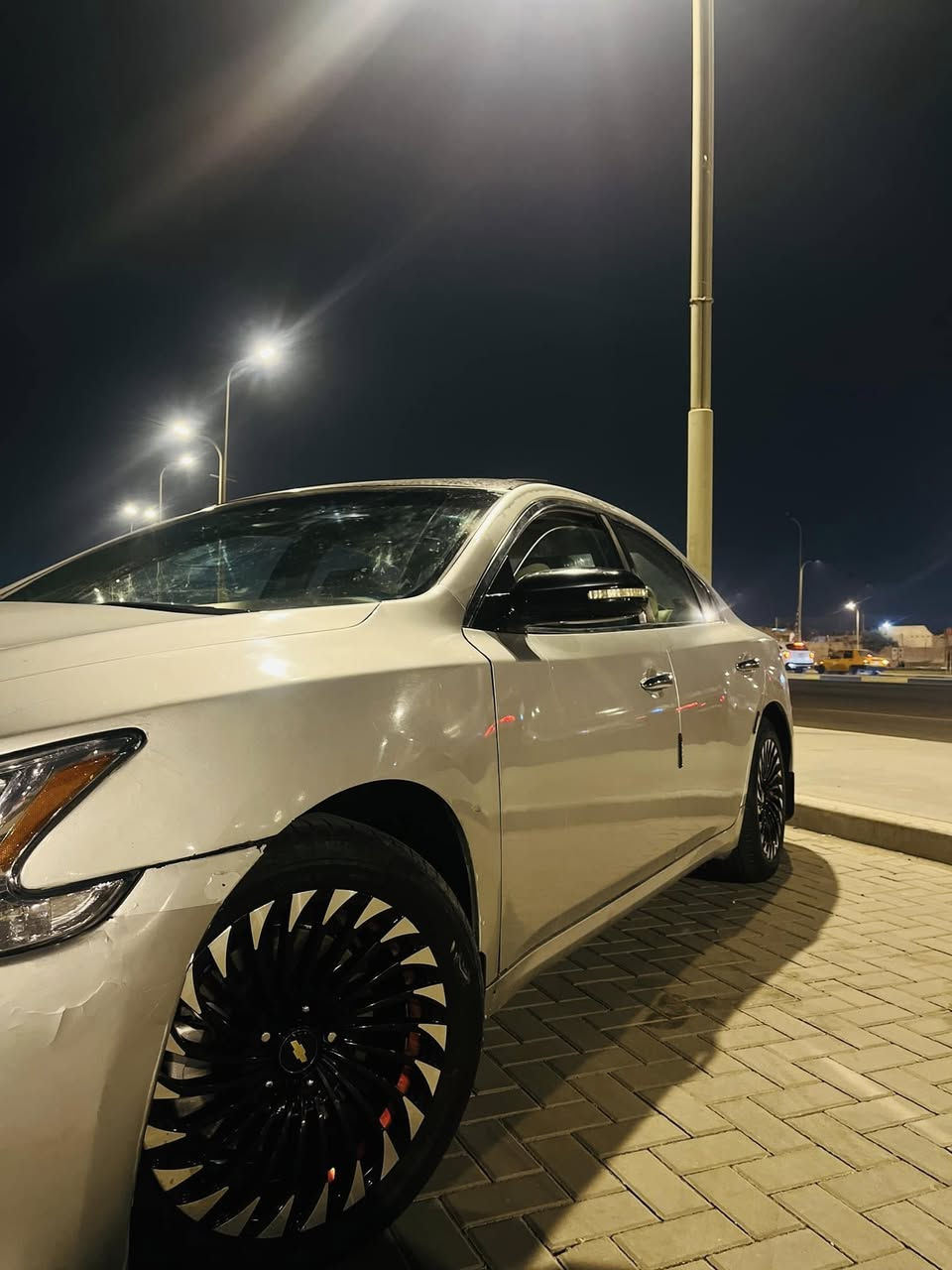 نيسان مكسيما 
2013 وارد امريكي 
ضرر جاملغ الايمن والايرباك ( بالعراق طخات بسيطة) 
المواصفات فول 1/1
فتحة 
بصمة تشغيل
بصمة ابواب 
شاشة
تبريد + تدفئة 
تحكمات ستيرن
كشنات كهرباء
كامرة خلفية
كشنات تبريد + تدفئة
سستم سماعات +( دمام) 
منضومة لايتات زنون عالي ناصي 
ويل هايبر كروم حجم 17  
تخم نوزل تخم بلك تخم مجاول جدد

سيارة نواقصها ( طوافة بانزين+ حساس صالنصة)

*********** واتساب + اتصال متواجد على الفيس
