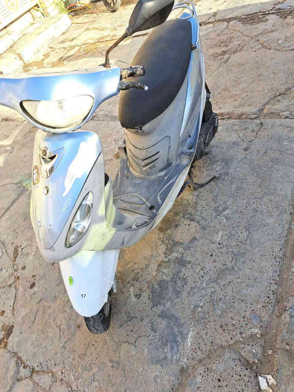 سلام عليكم عندي ماكس منغولي دراجه كله بلاديه مابيه نقص سعر  ٤٥٠ مكاني بغداد مدينه الصدر شراي يتصل ***********
