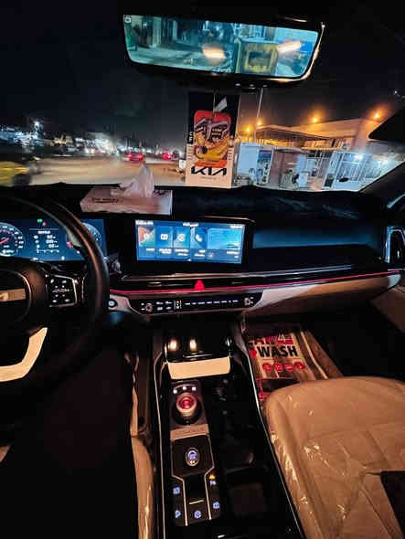 السلام عليكم
سورنتو 2025 كفالة عامة 
ماشيه 3000 بعدها بنايلون الشركة 
بصمة + بصمة ابواب
مري شفط
بردات خلفية
شفتات مقود
داتا شو
ويل 20 
اناره محيطيه 
تحكمات ستيرن 
گير ماوس
سايد بريك بصمه
اوتو هولد
حساسات امامي خلفي
نظام نزول منحدرات 
مانع انزلاق 
جنطه كهرباء
شاشه متصل
شاحن لاسلكي
تشغيل عن بعد
كامرتين 
3 قطع تبريد
4 وضعيات قياده 
6 سلندر 
رقم بغداد الانكليزي بأسمي
مكان السياره الصويرة 
السعر / $335  وبيها مجال بسيط 
***********
