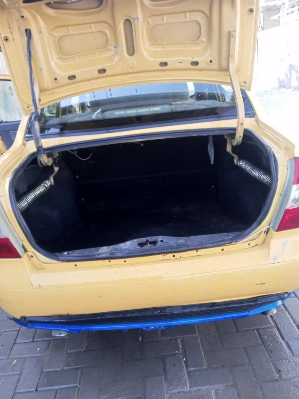 السلام عليكم سيارة طيبة السيارة كاملةرقم الماني  السنوية ماصاقطة 2062_5_3_السعر 42 وبيهة مجال قليلل
للاستفسار  عل رقم: ‏‪***********‬‏
