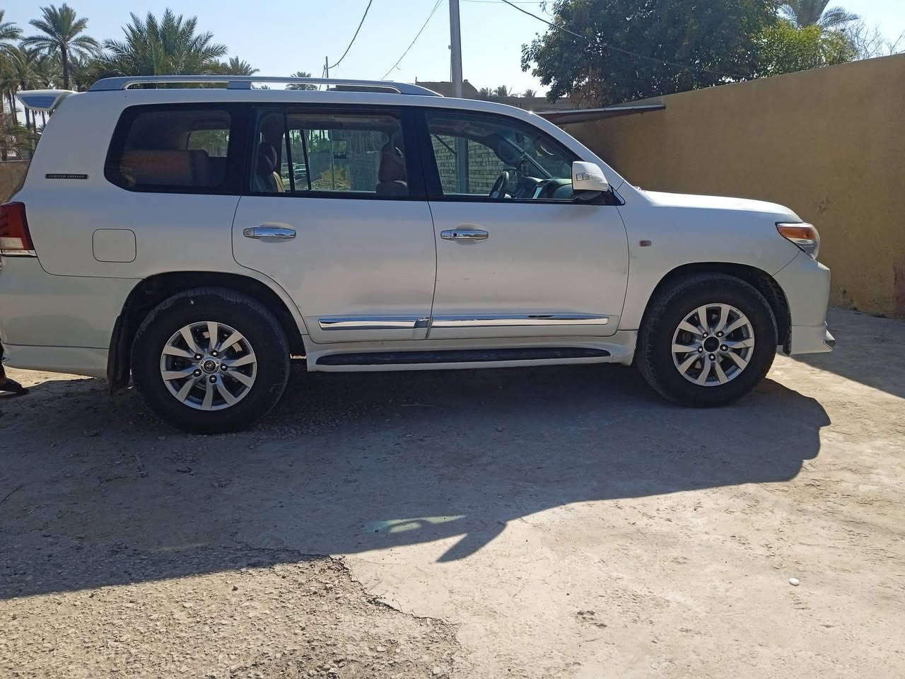 رقم بغداد. جديد سعر 290او مراوس تاهو رقم وات ساب ***********
لاندكروزر 2010محدث 2014
