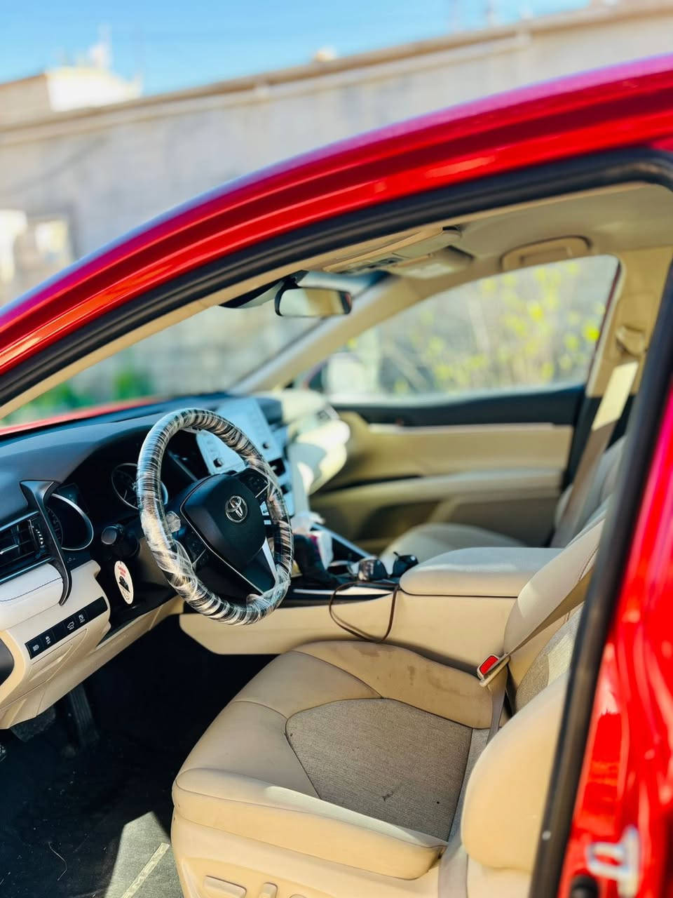 السلام عليكم للبيع كامري ٢٣  LE ماشيه ٧٣ mi محرك كير شرط جاملغ وبنيد صبغ بيها كارت باب خلفي يمين ماشر بلسونار بدون دواخل بدون ارباگ 
السعر ١٨٠ وبيها مجال 
مكان السيارة صلاح الدين ناحية الزوية 
***********
***********
