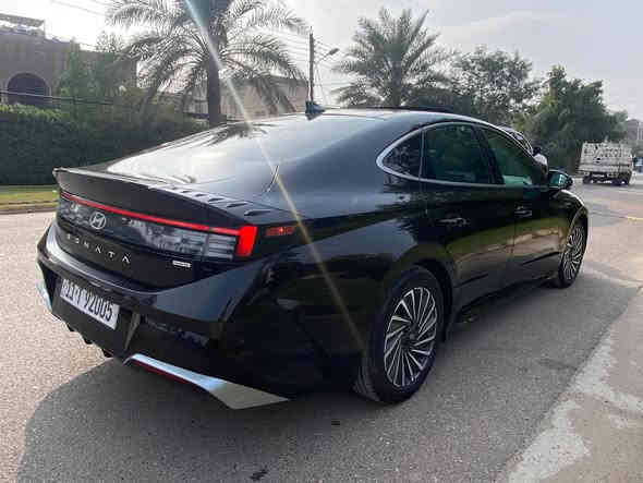 السلام عليكم  

دخول جديد ترقيم جديد 
رقم مميز

هونداي سوناتا 2024 (هايبرد لمتد) فوووول 1/1
  
مواصفات :
سقف بنوراما 
بصمة ابواب وجنطه
رادار امامي ،خلفي ، جانبي 
حساس امامي ، خلفي
نقط عمياء جانبيه 
سستم كامرات محيطيه 360 
مانع تصادم ، وتحديد مسار ، وقياده ذاتيه
اشاير بالمري ، ومري قلابه عند البگ
لايت زنون فول وبك لايت led 
دواخل جلد تدفئه تبريد ، وستيرن تدفئه
الكراسي تحكم كهربائي ، وخزن ميموري
قطعتين تبريد امامي خلفي تكيفي محيطي
اناره داخليه led متغير الالوان 
شاحن واير لس
شفتات بالستيرن
بردات بيبان بلاديه  
داتا شو عرض معلومات
شاشة كار بلي ونظام خرائط
عداد ألكتروني متغير الوضعيات
سستم صوت bose محيطي ودمام خلفي 
تشغيل ، وتقديم وتأخير بالسياره عن بعد
انظمة قياده متعدده ، واوتو هولد 
توقف ذاتي عند الرجوع الى الخلف 

الحادث تعديل بسيط في حافه بنيد 
بدون شواصي بدون لغد 
بدون صبغ 

السعر : 209
مكان السيارة : بغداد ، حي الجامعه
***********

