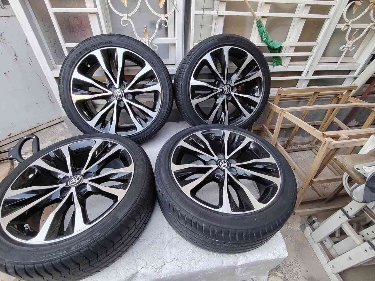 سلام عليكم ورحمة الله وبركاته
تخم ويل كب اربع قطع حجم 17 مال كورلا وارد امريكي اصلي مفتوح من السيارة تويوتا اصلي نظافته 95٪
بي 3 تايرات نظيفة والرابع وسط
َمكاني #النجف يرهم على الفورتي والالنترا والسيراتوا  للتواصل *********** واتساب #بيع_فقط
سعرهن 350 مع المجال
