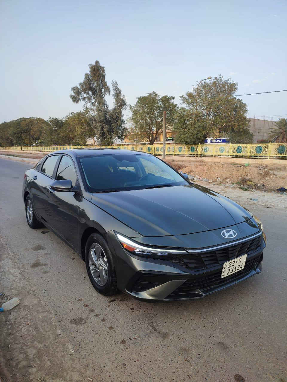 السلام عليكم
هونداي النترا للبيع موديل 24 رقم اربيل الجديد ترقيم جديد
دخول جديد البارحه اترقمت حادث السياره  صبغ باب وجاملغ خلفي وحافه البنيد فقط  بدون دواخل بدون ارباك 
المواصفات 
شاشه الكتروني 
لد نهاري + لايت زنون 
فول تحكم استيرن
ثلاث انظمه قياده
رادار امامي 
ويل كب توقف ذاتي عنده الاقتراب 
محرك 2000 دوش بانزين فقط
وباقي المواصفات المعروفه 
مكان السياره بغداد 
الهاتف ***********/***********
