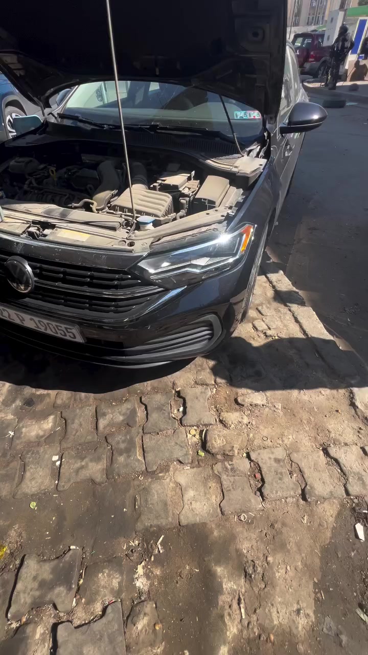 #صيانة فولكس واكن جيتا 2024 محرك 1.5T تبديل زيت المحرك من شركة VOLKSWAGEN GROUP وتبديل فلتر الدهن ايضاً وكالة حصراً مركز ومحلات سجاد رحيم 

عنوان مركزنا بغداد شارع النضال مقابل باب الخروج لمحطة وقود البتاوين 
تكدرون تنوروني بكل وقت
***********
***********

وتوجد خدمة توصيل لجميع محافظات العراق
