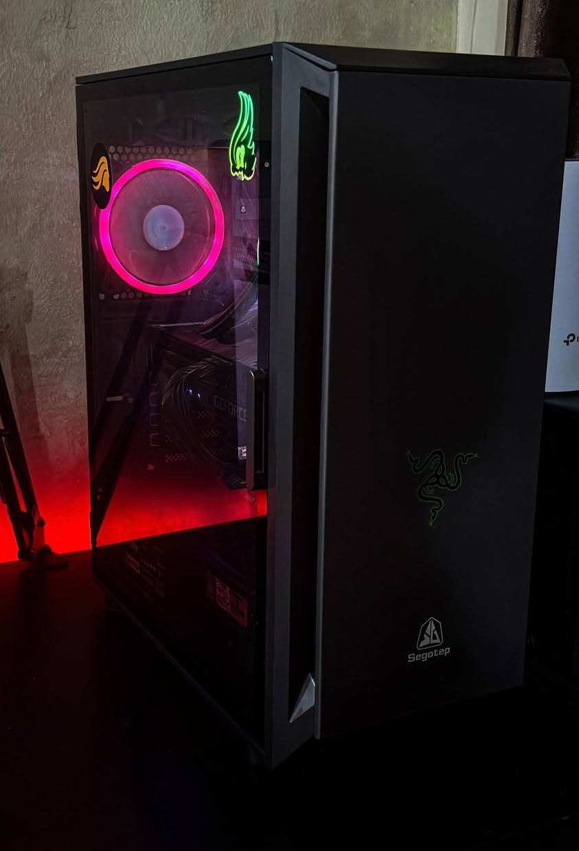 (CORE I5 12)    : Cpu
-GPU:PALIT NVIDIA GeForce RTX 3070 Ti 
3fan

3-mb: ASUS TUF GAMING B660M-PLUS D4

4- RAM: 32GB (2x16GB) T-Force Delta RGB 3600MHz

- Cooler: Thermaltake AIO تبريد مائي Liquid Cooler

5- PSU: Segotep 750W 80+ Gold (Full Modular)

6-Storage: SSD 240GB + HDD 1TB

7- Case: Segotep Gaming Case (RGB Fans + Side

Glass)

السعر مليون و 275 الف وبيها مجال بسيط

مكاني بغداد حي اور المطعم الفلسطيني


**إذا كنت صاحب هذا الإعلان وتريد حذفه لأي سبب، رجاءا أرسل رسالة إلى الدعم الفني**