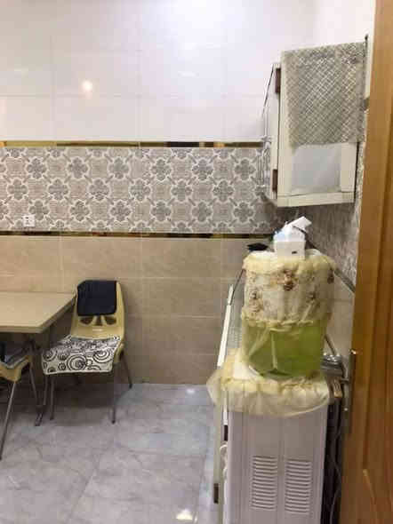 للاستفسار  اتصل ع رقم. ***********
دار للبيع زراعي 50م واجهة 4م يحتوي علة طرمة صغيرة وهول ومطبخ معزول وخدمات. طابق اول. غرفتين نوم وحمام غربي. وبيتونة وسطحين. الموقع. ( بغداد سبع ابكار ) الزراعي بعد متنزه الهبي دي  خدمات فوول تبليط. مجاري ماء كهرباء. ومن الله التوفيق
***********
