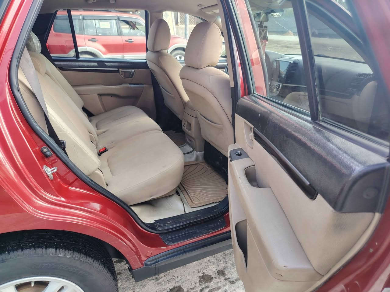 للبيع او مراوس 
سنتافي  2011
أمريكي مكينه 2400
بيها 5 قطع صبغ وسونارها موجود
مكانها بابل المحاويل
للاستفسار *********** المصيب, بابل
