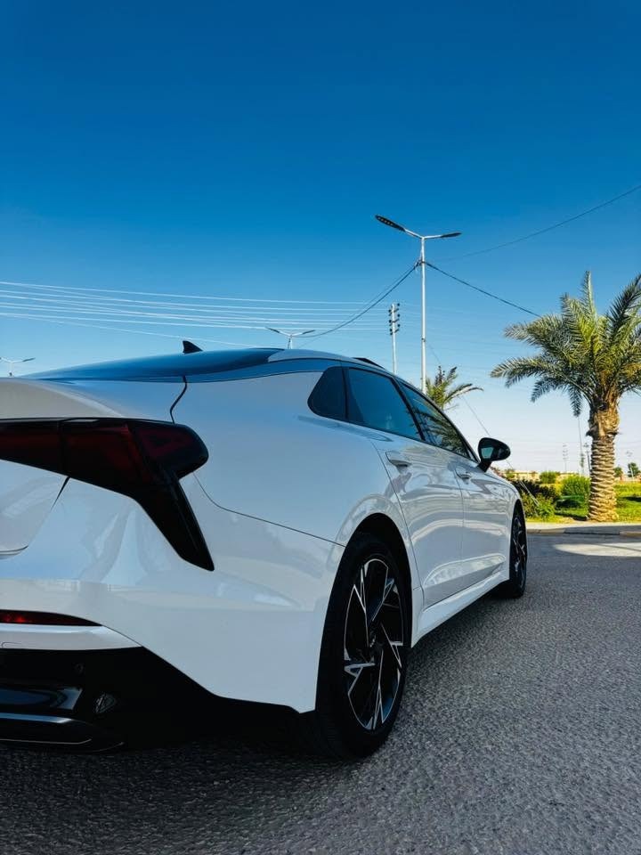 السلام عليكم للبيع كي فايف  K5 GT LINE
موديل 2025 الشكل الجديد ماشيه 39الف دخول جديد  سياره كلش كلش حلوه وجديده ونصيفه  وتاخذ شرط الفحص  مرقمه شهداء بابل وكاله عامه بسم المشتري 
محرك 2500 تنفس  طبيعي 
جيتي لاين فول……...للاخير 
مواصفات جلد لونين
رادار امامي وجانبي 
وحساس امامي وخلفي
ويل كب حجم 18
لد امامي وخلفي ولايت زنون اصل 
كامره وشاشه متصل وتشغيل عن بعد وبصمه وسايد بريك بصمه وشحن واير لس
انظمه قياده _ مثبت سرعه _ مانع انزلاق _ مانع انحدار 
للاتصال ***********
مكاني بابل كفل

هاذا حادثه مصوره لادواخل لاشواصي لاصبغ لا ايرباك
