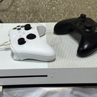 للبيع : اكس بوكس وان اس  هارد 1 تيرا  وياه جوستك الاصلي + جوستك سيريس ...