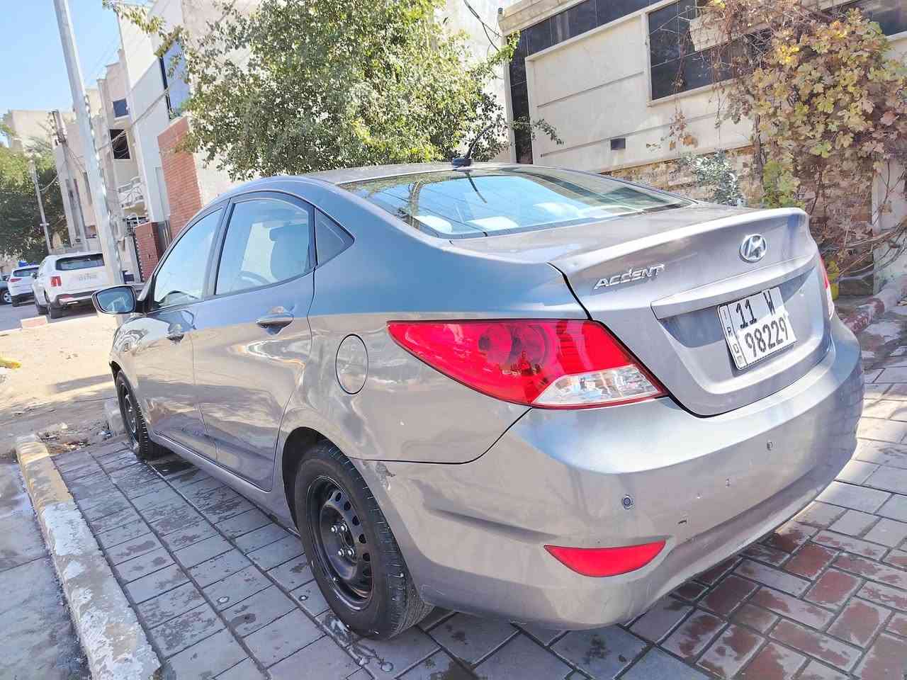 اكسنت ٢٠١٤ كندي بيها صبغ بنيد وجاملغ سيارة باسمي سعر ٨٥ مكاني البنوك شارع المدارس ***********
