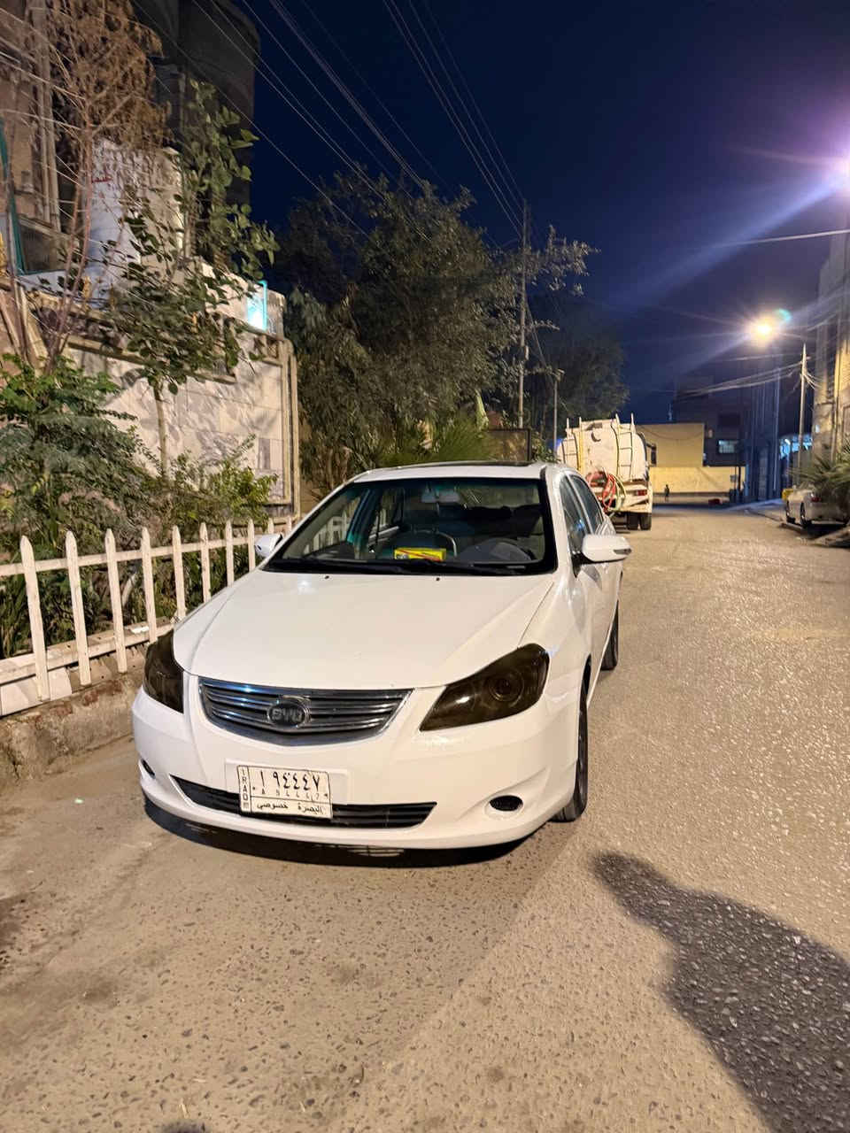 بي واي دي جي 3 byd g3  2016  كير اوتوماتيك مكينه بلاد هسه مسوي صيانه للمكينه عامه وصيانه للكير تبريد شغال بس كطع واير  حداديه طخم تاير البدي بيه مكانات صبغ الكل يعرف الصيني يصير بيه ملاحضات بل بدي يعني بيه صبغ مكانات وما بيهه حادث السياره بيه كدام خشم المدكر دواخل كله جديده رقم بصره خصوصي راعيهه يريد تحويل الاتصال علا الرقم فقط *********** البصرة, العراق
