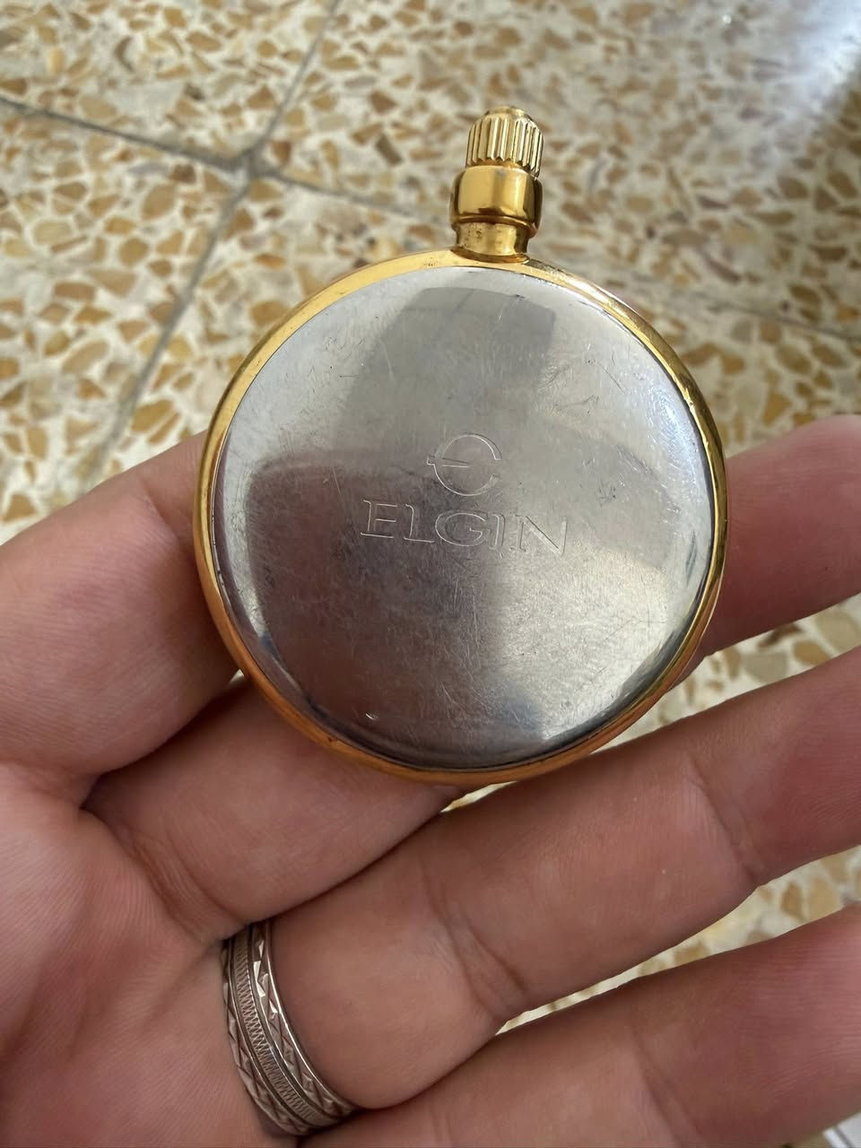 ايلجن بطاريه 
مكينه ايتيرنال  تكويك
جيبي 
نظافه موضحه بالصور 
القطعتين 50 الف 
يوجد توصيل


**إذا كنت صاحب هذا الإعلان وتريد حذفه لأي سبب، رجاءا أرسل رسالة إلى الدعم الفني**