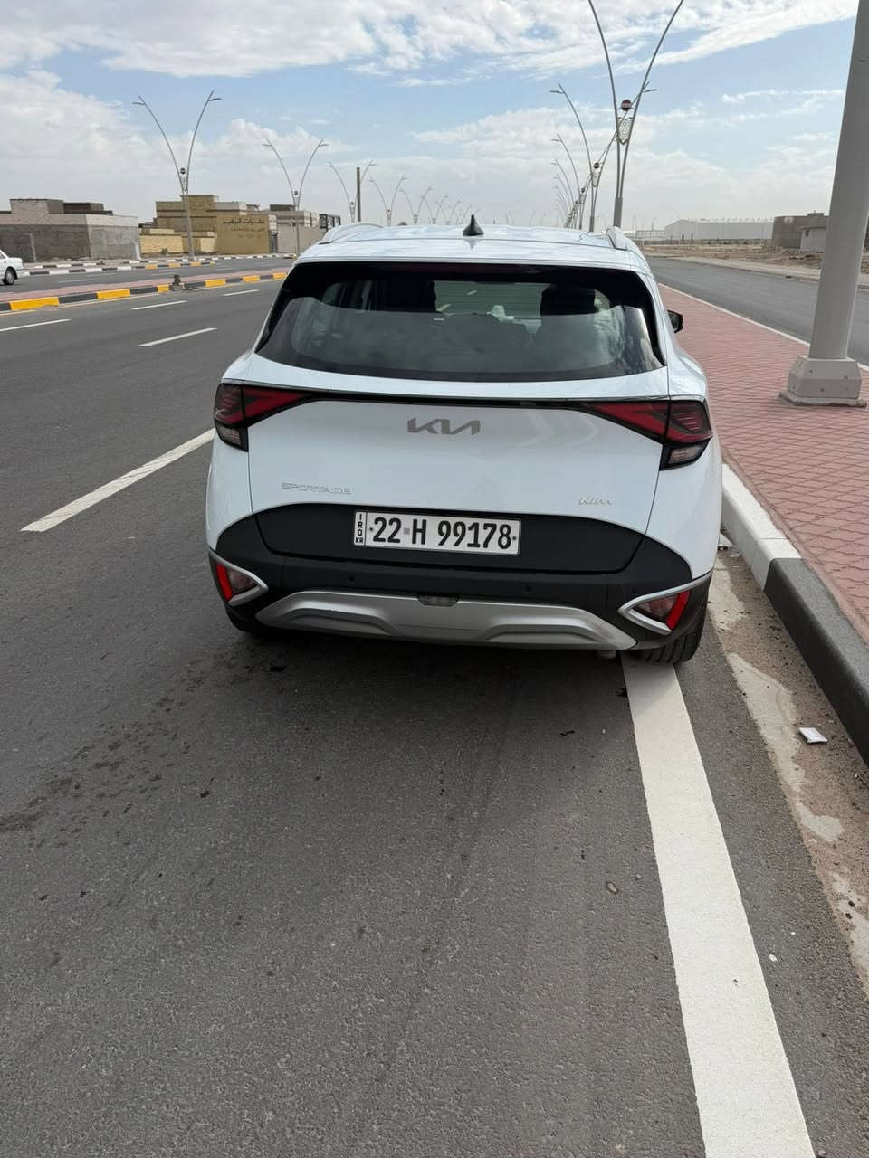 السلام عليكم كيا سبورتج 2025
للبيع كيا سبورتج موديل 2025 خليجي كفالة عامه ماشية 8 الاف حالها حال الزيرو 
مواصفات اعتياديه 
تدفئة بالكشنات 
اشارة ترحيب 
سياد بريك دكمه 
تدفئة بالستيرن
بصمتين  
وبعد هواي مواصفات 
عنواني البصره حي بغداد ***********
السعر 221 قفل كلش
