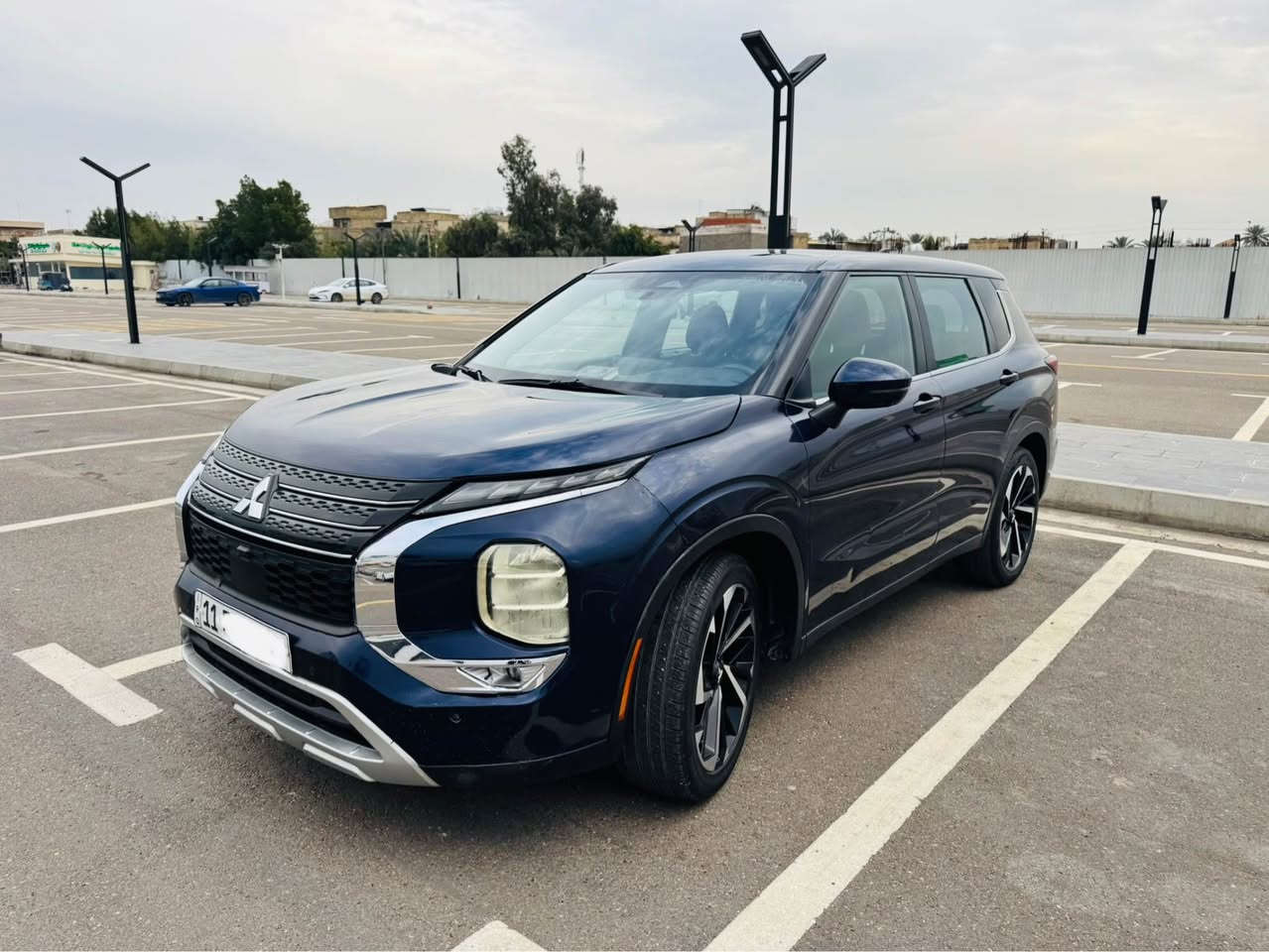 ميتسوبيشي اوتلاندر فول ماعدا فتحة SE
موديل 2023 صنع ياباني اصلي
*محرك 4 سلندر 2500 
*مقاعد 7 راكب
*سعر 220 ورقة 💵 رقم بغداد 
العنوان بغداد
رقم تلفون
*********** بغداد, العراق
