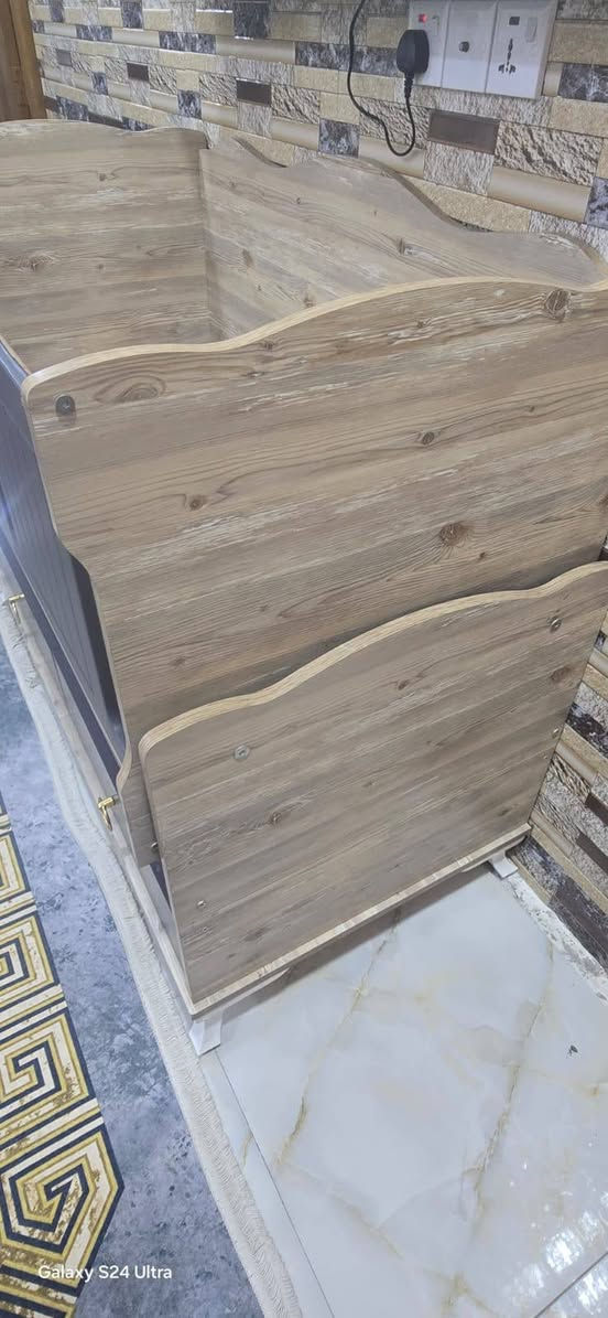 السلام عليكم عندي جبربايه اطفال كبيرة ماخذتهه ب ١٥٠ اريد  ٧٥ التواصل ع رقم ***********  نظيفه جدا جدا
