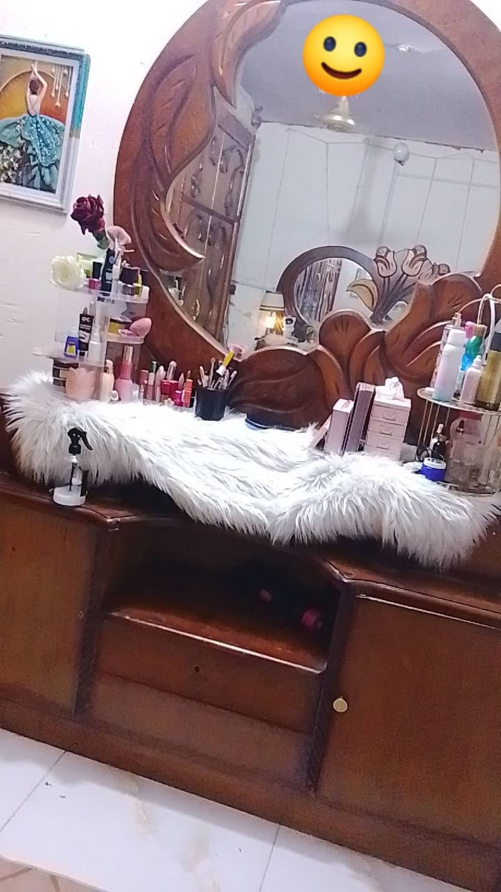 سلام عليكم اخوان غرفه صاج للبيع تفصال مو سوكاوي 6 بيبان قاطين كامله مابيه نقص سعر 650 العنوان البصره الحيانيه :رقم ***********
