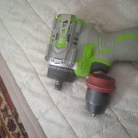 بطاريات • للبيع • إلكترونيات