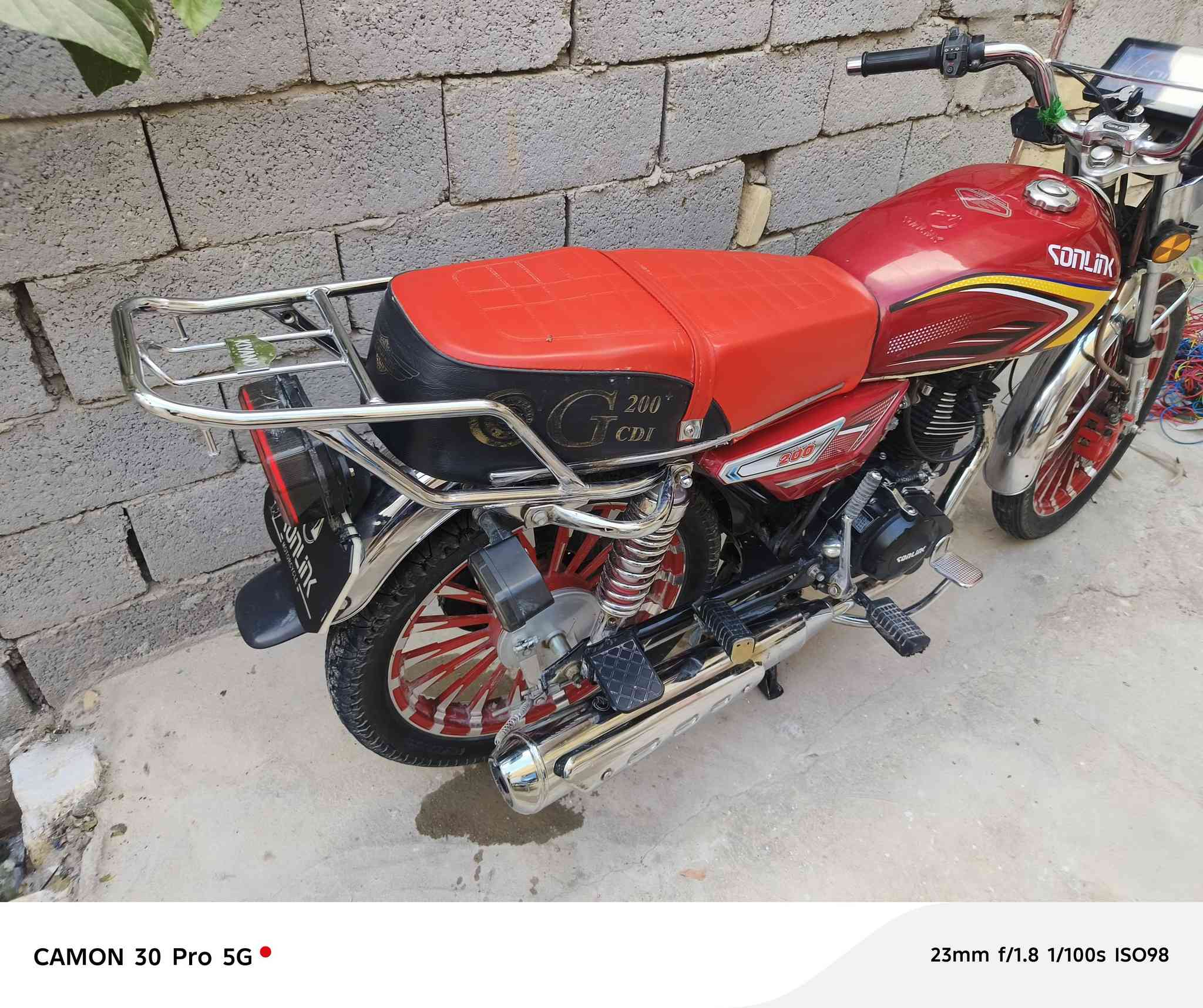 دراجه سيفان موديل ٢٥ اوراق استنساخ ٥ كاملات مكفوله من كلشي كهربائيات كلها شغاله الشراي يتصل ***********
السعر ٩٠٠ وبيها مجال بسيط كلش
