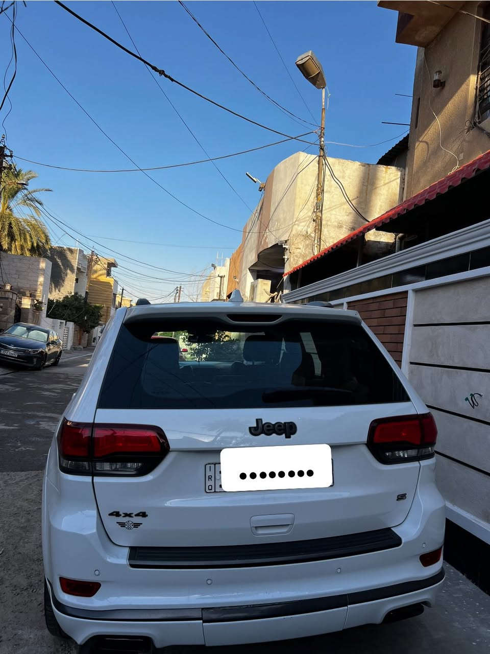 جيب شيروكي موديل 2019 s للبيع لون ابيض خليجي داخل احمر مكفولة من كل شي السعر 320 وبيها مجال مكاني بغداد الاعظمية الاتصال ***********
