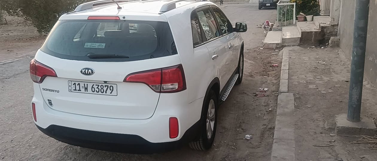 لبيع كيا سورنتو موديل 2015 خليجيه محرك 2400 دوش سبعه راكب تبريد 3قطع سياره جديده رقم بغداد بأسمي سنويتها لتصال *********** مكانه ميسان العماره
