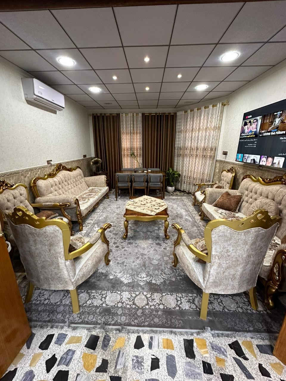 قطعة فريدة ومميزة دار للبيع راقي جدا حي الرفاق المساحة(200)m الواجهة (10)m الاتجاه شروق عرض الشارع 12م
ادخل للصفحة اذا ماعجبك تواصل معانا نحضربك طلبك
مكتب عدي ال قبع للاستثمار العقاري والاستشارة الهندسية *********** ✴️
حي المثنى شارع المسبح هاتف ***********
