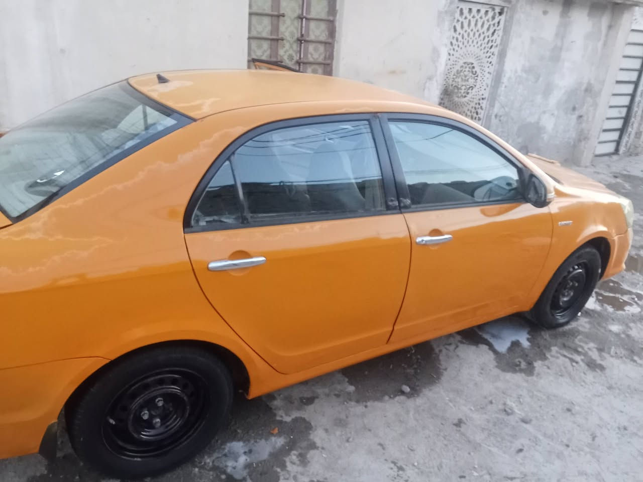 سلام عليكم جلي موبل مكينه وكير كورله توني شادهن عليه هيئه وغرامات 600 علمشتري تبريد شغال حداديه نص عمر سعر 23 رقم احمر بغداد  ***********
